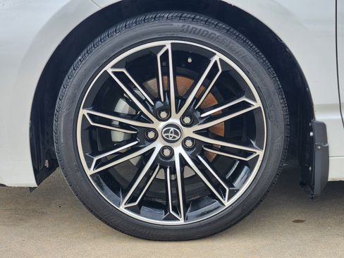 Used 2020 Toyota Avalon XSE image 13