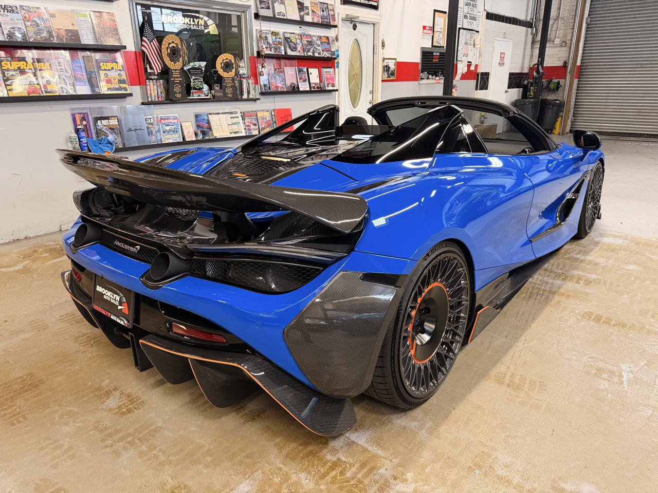 Used 2022 McLaren 720S Performance RWD image 5