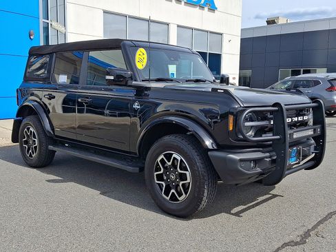Used 2024 Ford Bronco Outer Banks AWD/4WD image 3