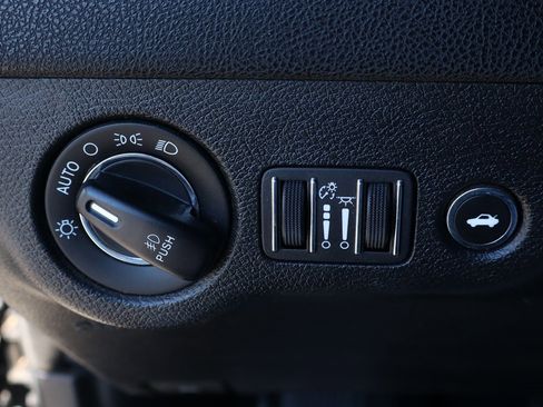 Used 2020 Chrysler 300 S image 19