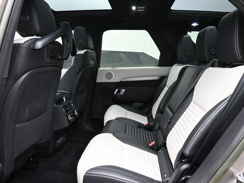 Used 2023 Land Rover Discovery S R-Dynamic AWD/4WD image 21