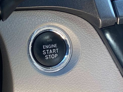 Used 2017 Toyota Sienna XLE w/ XLE Navigation Package FWD image 29