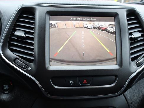 Used 2019 Jeep Cherokee Trailhawk image 20