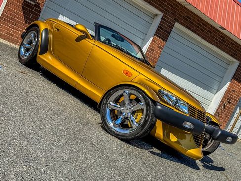 Used 2002 Chrysler Prowler image 36