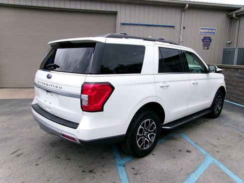 Used 2022 Ford Expedition XLT AWD/4WD image 7