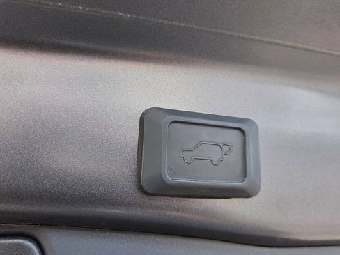 Used 2021 Toyota RAV4 XLE w/ Convenience Package AWD/4WD image 12