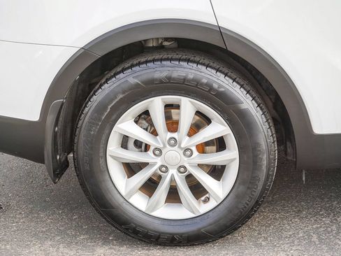 Used 2017 Kia Sorento AWD w/ LX Convenience Package image 9