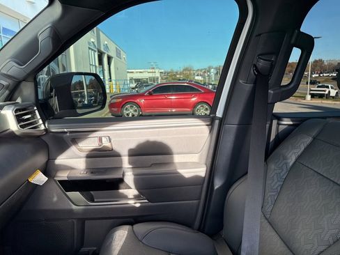 Used 2025 Toyota Tundra Limited image 34