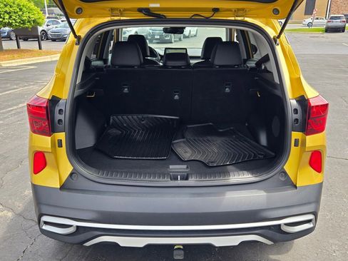 Used 2021 Kia Seltos SX image 12