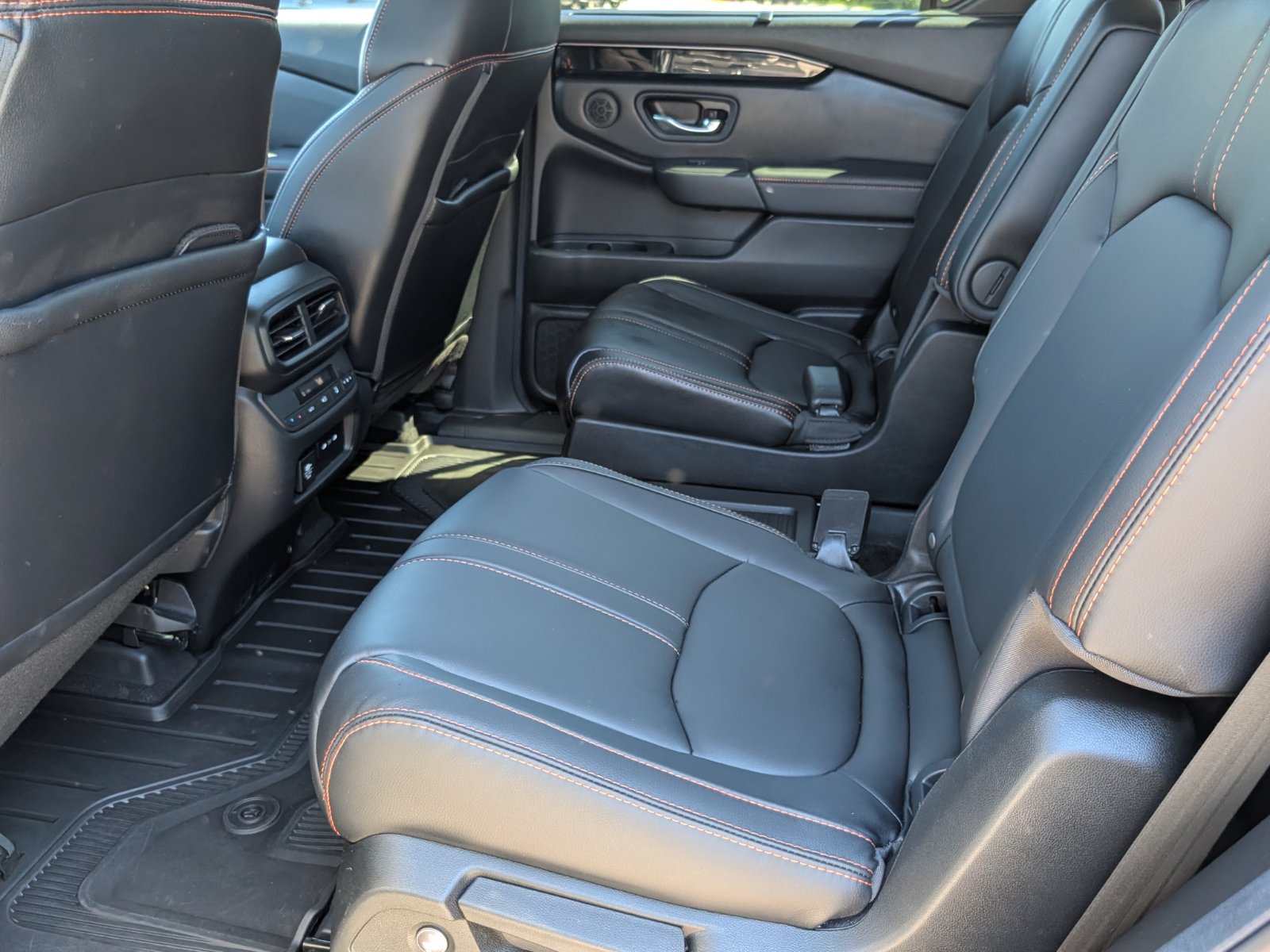 Certified 2025 Honda Pilot TrailSport image 15