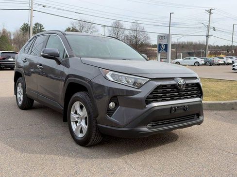 Used 2021 Toyota RAV4 XLE AWD/4WD image 3