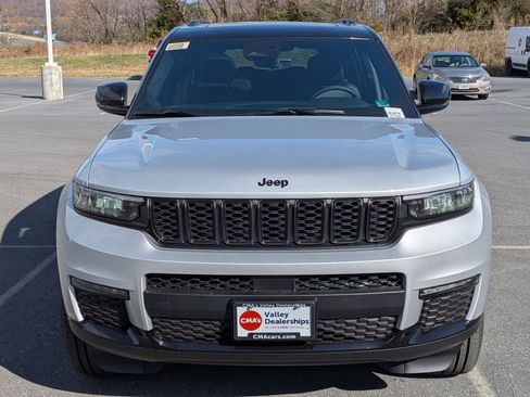New 2025 Jeep Grand Cherokee L Limited w/ Trailer Tow Package image 2