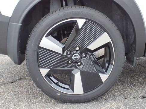 New 2026 Nissan Kicks SR w/ Cold Weather Package image 6