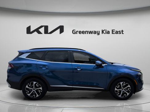 Certified 2025 Kia Sportage EX w/ Premium Package FWD image 4