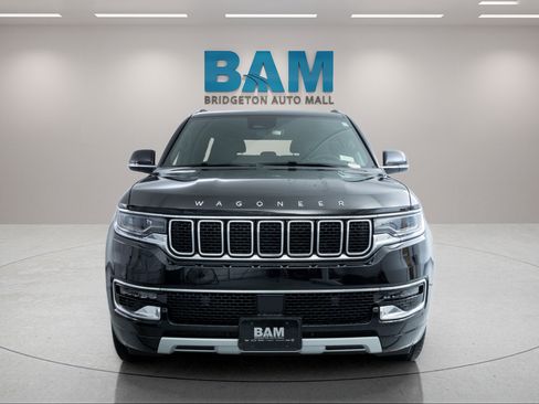 Used 2023 Jeep Wagoneer Series II AWD/4WD image 8