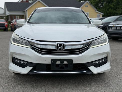 Used 2016 Honda Accord Touring image 9