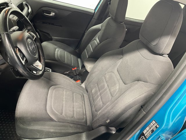 Used 2020 Jeep Renegade Latitude w/ Cold Weather Group AWD/4WD image 12