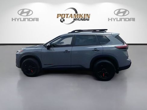 Used 2025 Nissan Rogue SV AWD/4WD image 8