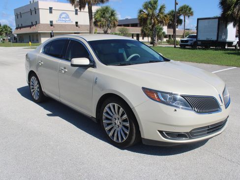 Used 2014 Lincoln MKS w/ Equipment Group 101A FWD image 25