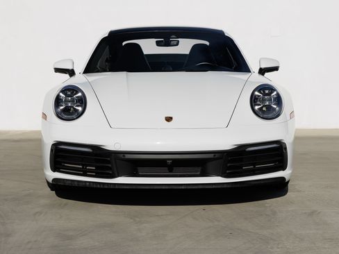 Certified 2022 Porsche 911 Carrera w/ Premium Package RWD image 10