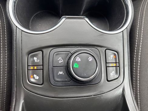 Used 2022 GMC Terrain SLE w/ Driver Convenience Package image 21