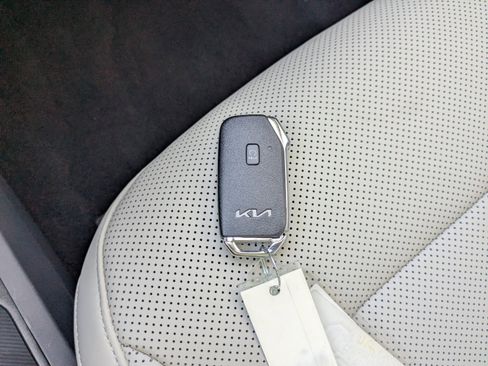 Certified 2022 Kia EV6 Wind image 35