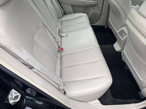 Used 2012 Subaru Legacy 2.5i Limited image 8