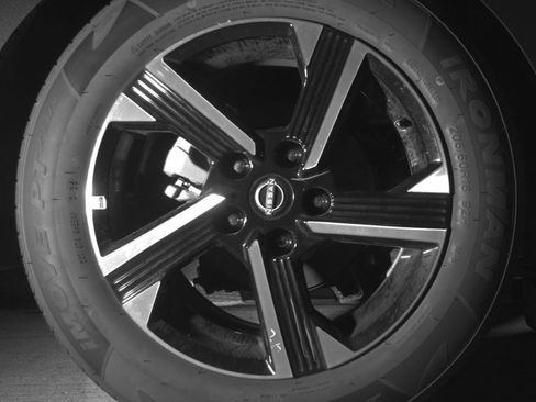 Used 2025 Nissan Sentra SV FWD image 18