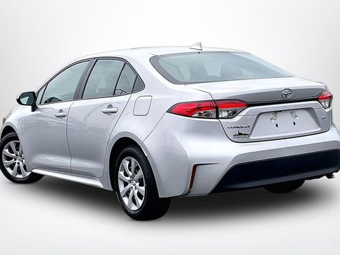 Used 2024 Toyota Corolla LE image 5