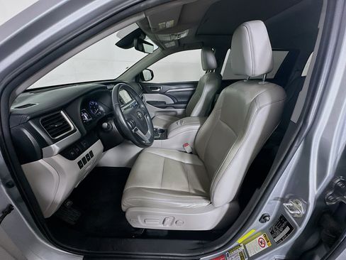 Used 2017 Toyota Highlander Limited image 13