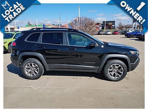 Used 2022 Jeep Cherokee Trailhawk w/ Comfort/Convenience Group image 6