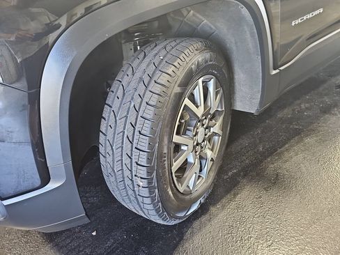 Used 2023 GMC Acadia SLT w/ Preferred Package AWD/4WD image 33