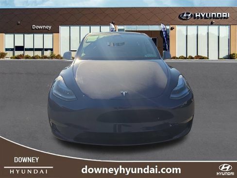 Used 2025 Tesla Model Y Long Range RWD image 8