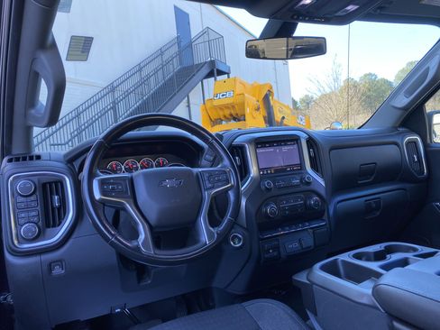 Used 2020 Chevrolet Silverado 1500 LT Trail Boss w/ Bed Protection Package image 32