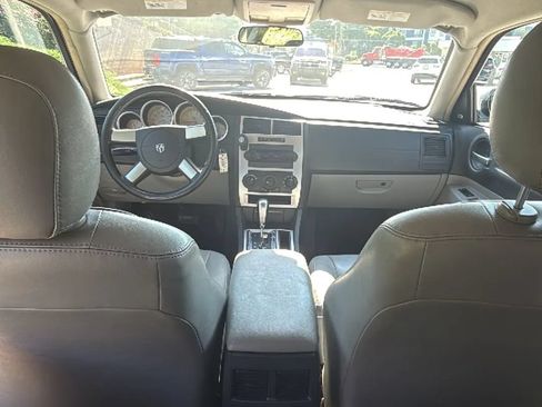 Used 2006 Dodge Magnum R/T RWD image 25