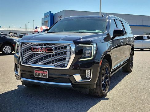 Used 2023 GMC Yukon XL Denali image 4