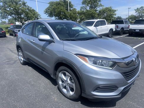 Used 2019 Honda HR-V LX image 9
