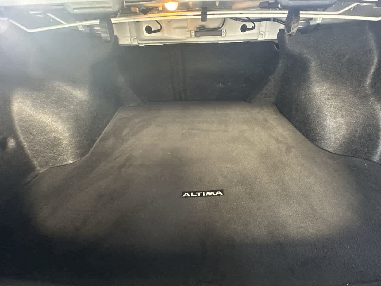 Used 2024 Nissan Altima 2.5 SR FWD image 25
