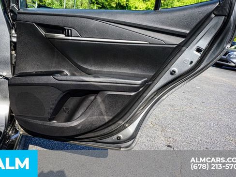 Used 2025 Toyota Camry SE image 54