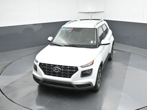 Certified 2024 Hyundai Venue Limited image 45