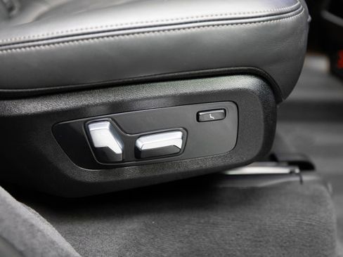 Used 2024 BMW X7 M60i w/ Executive Package image 74