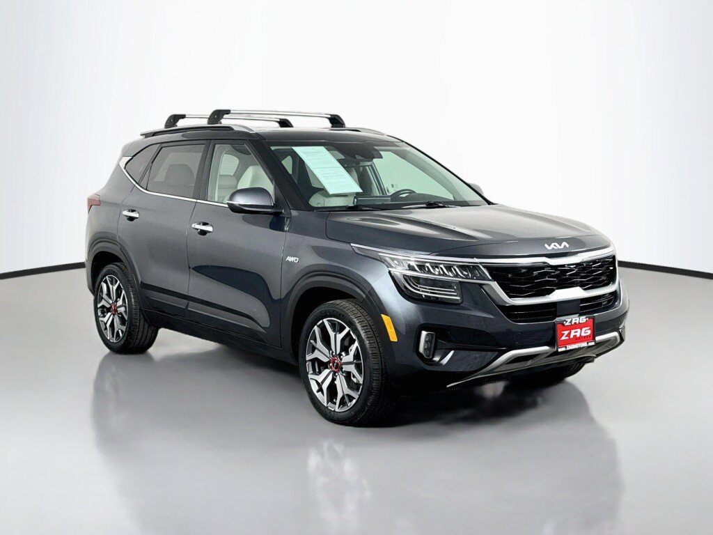 Used 2023 Kia Seltos SX w/ SX Sunroof Package AWD/4WD image 7