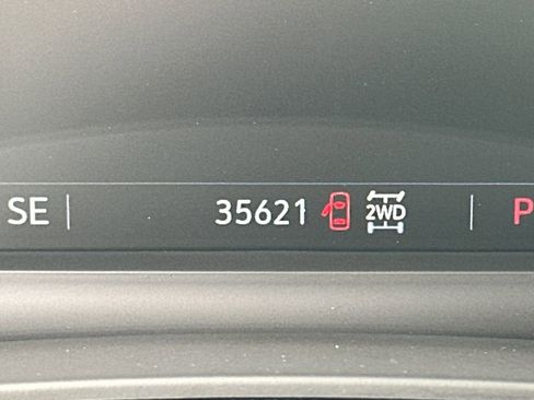 Used 2021 Cadillac XT5 Premium Luxury w/ LPO, Floor Liner Package image 27