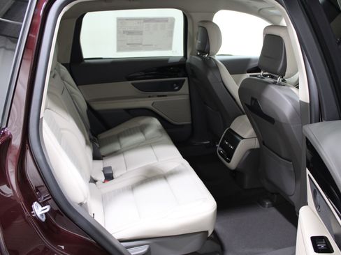 Used 2025 Lincoln Nautilus Reserve AWD/4WD image 21