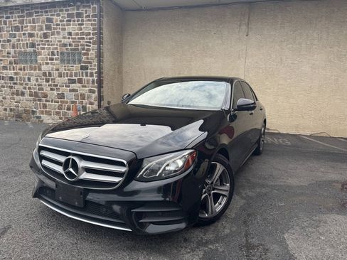 Used 2019 Mercedes-Benz E 300 4MATIC image 2