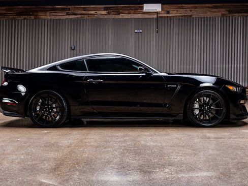 Used 2018 Ford Mustang Shelby GT350 w/ Electronics Package RWD image 10