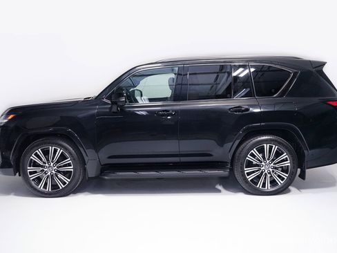 Used 2026 Lexus LX 700h Luxury AWD/4WD image 4