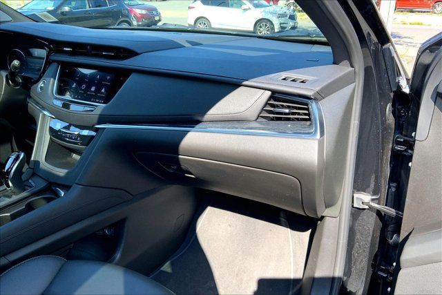 Used 2025 Cadillac XT5 Premium Luxury AWD/4WD image 16