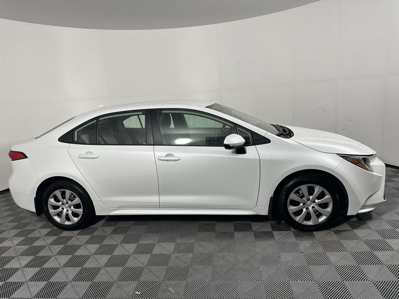 Used 2025 Toyota Corolla LE FWD image 18