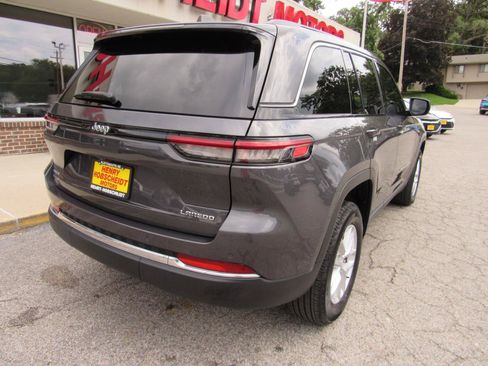Used 2024 Jeep Grand Cherokee Laredo X AWD/4WD image 12